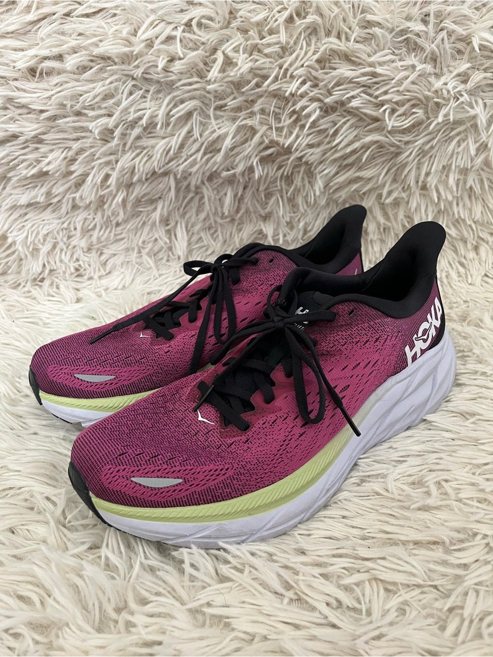 HOKA Women’s Clifton 8
